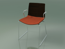 Silla 0454 (en un tobogán con reposabrazos, con una almohada en el asiento, wengué)